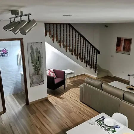 Cozy With 2 Bedrooms Playa de las Americas (Tenerife)